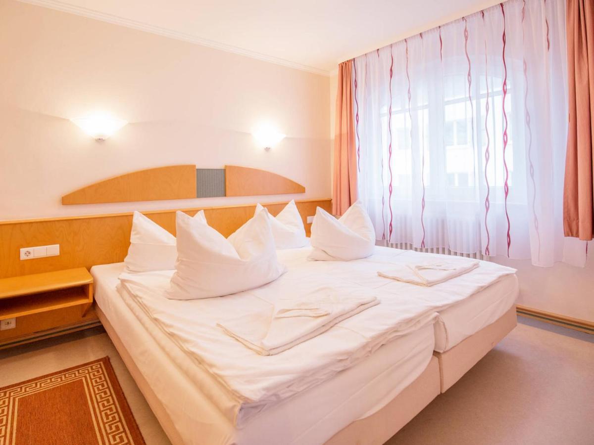 Strandvillen - Mit 1 Schlafzimmer Und Balkon Ah-564 *