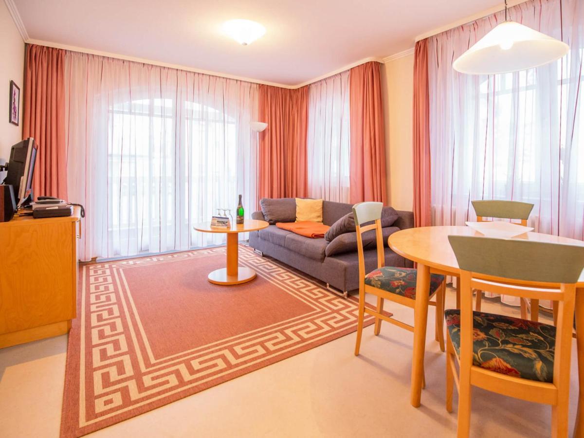 Strandvillen - Mit 1 Schlafzimmer Und Balkon Ah-564 Apartment